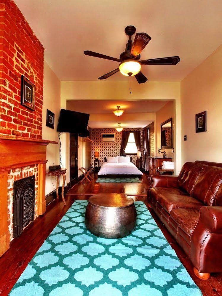 Royal Street Inn & Bar New Orleans Bagian luar foto