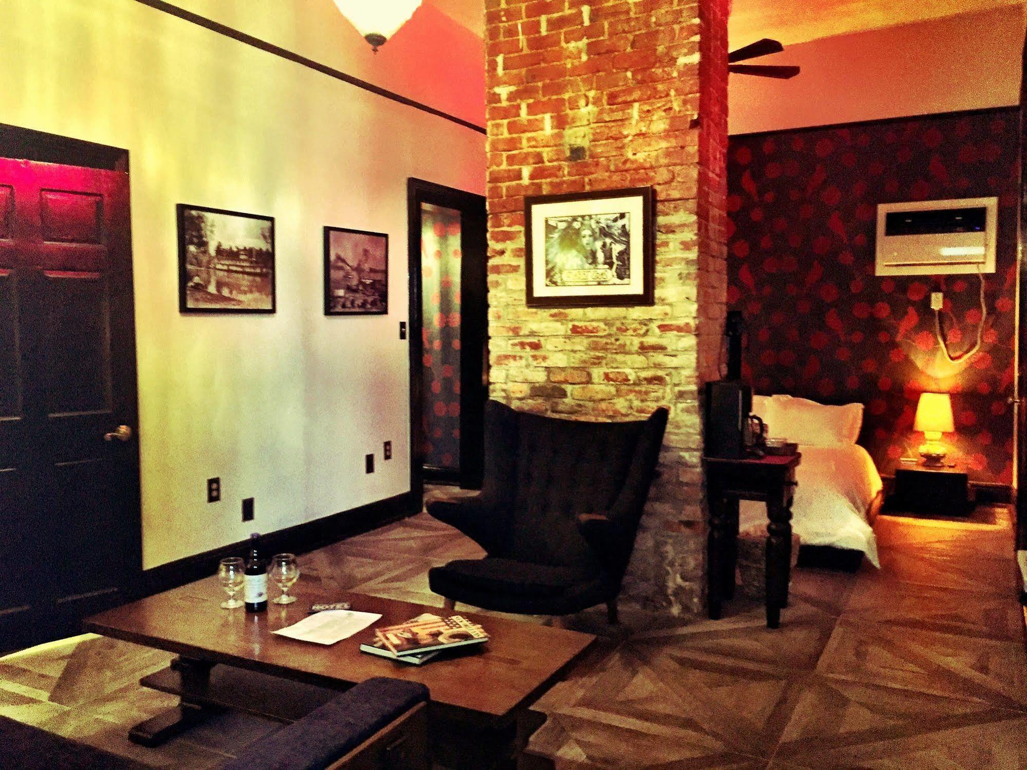Royal Street Inn & Bar New Orleans Bagian luar foto