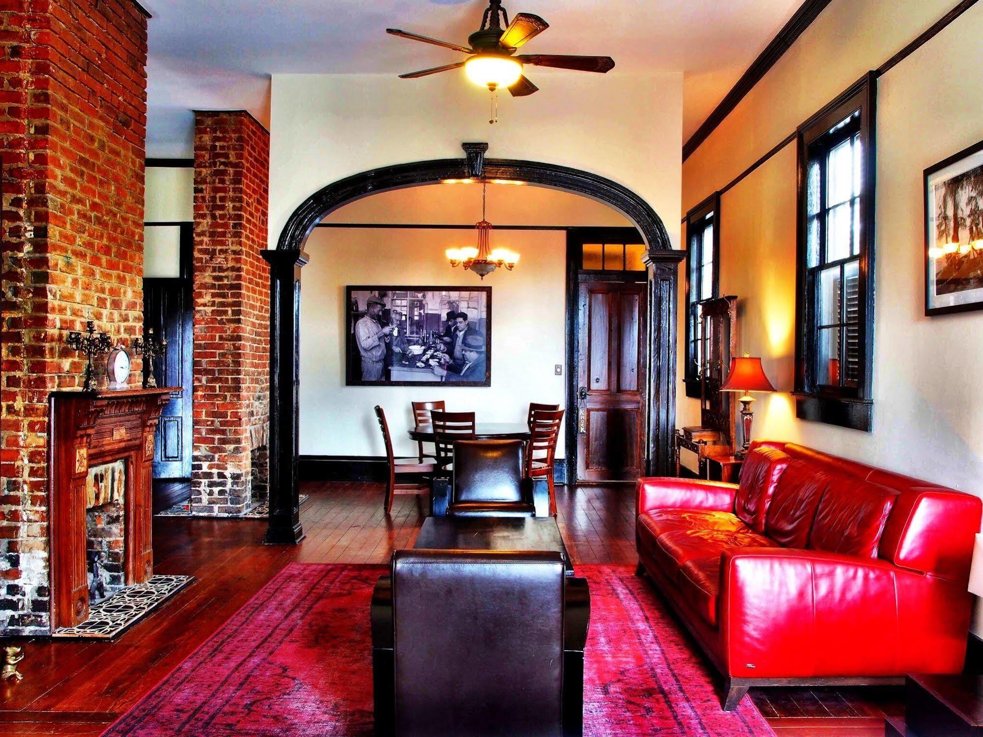 Royal Street Inn & Bar New Orleans Bagian luar foto