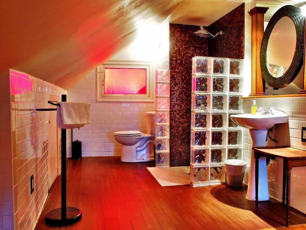 Royal Street Inn & Bar New Orleans Bagian luar foto